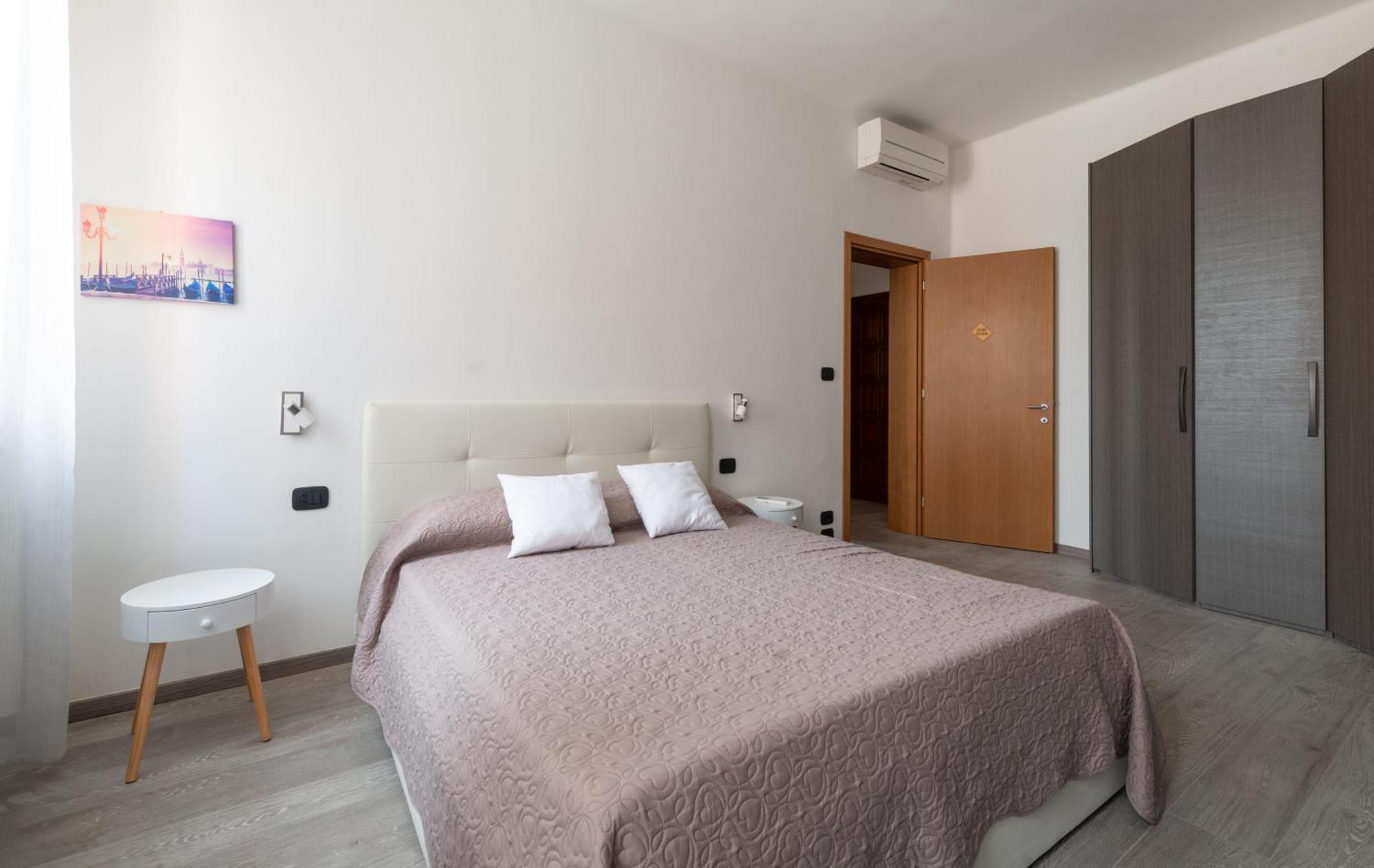 Apartment Celestia Terrazza Canal View Venice